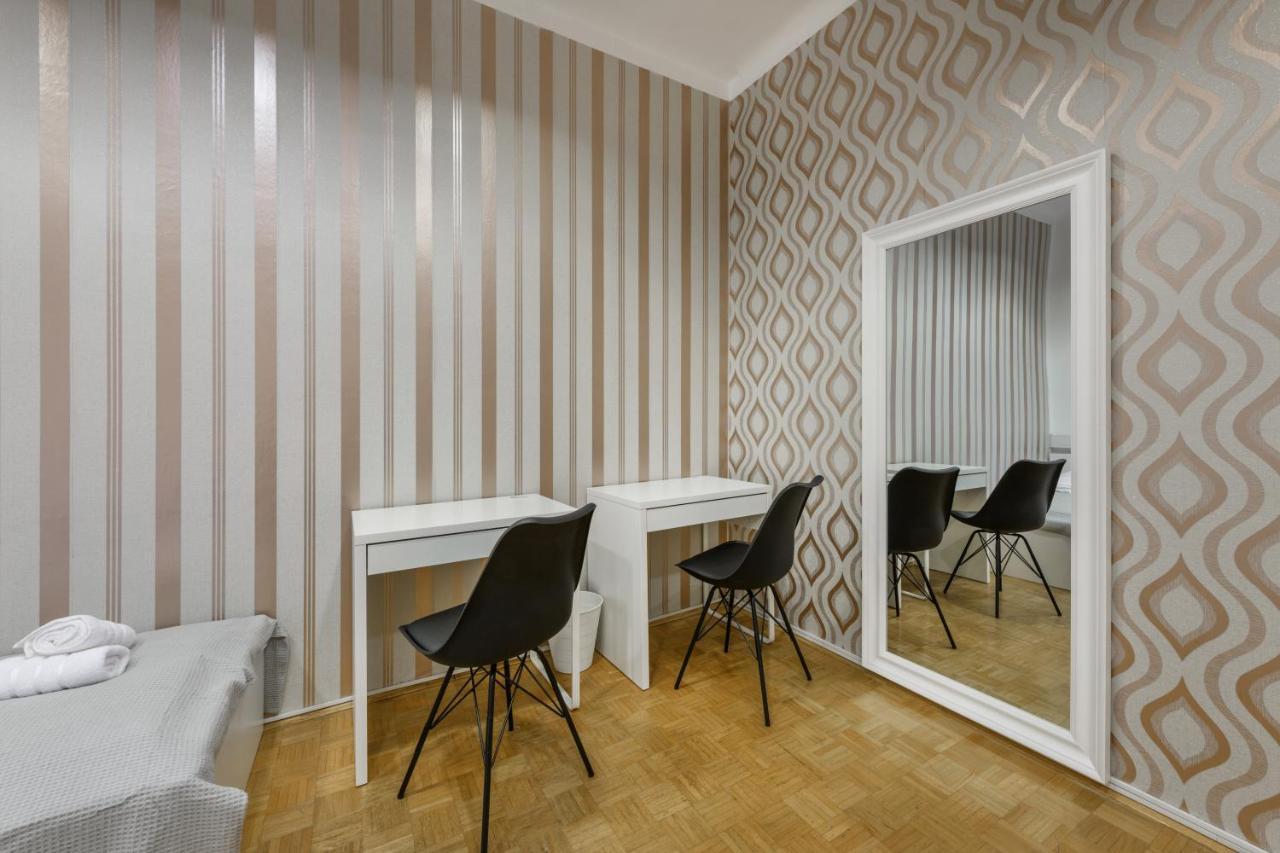 Royal Rooms*** Ljubljana Bagian luar foto