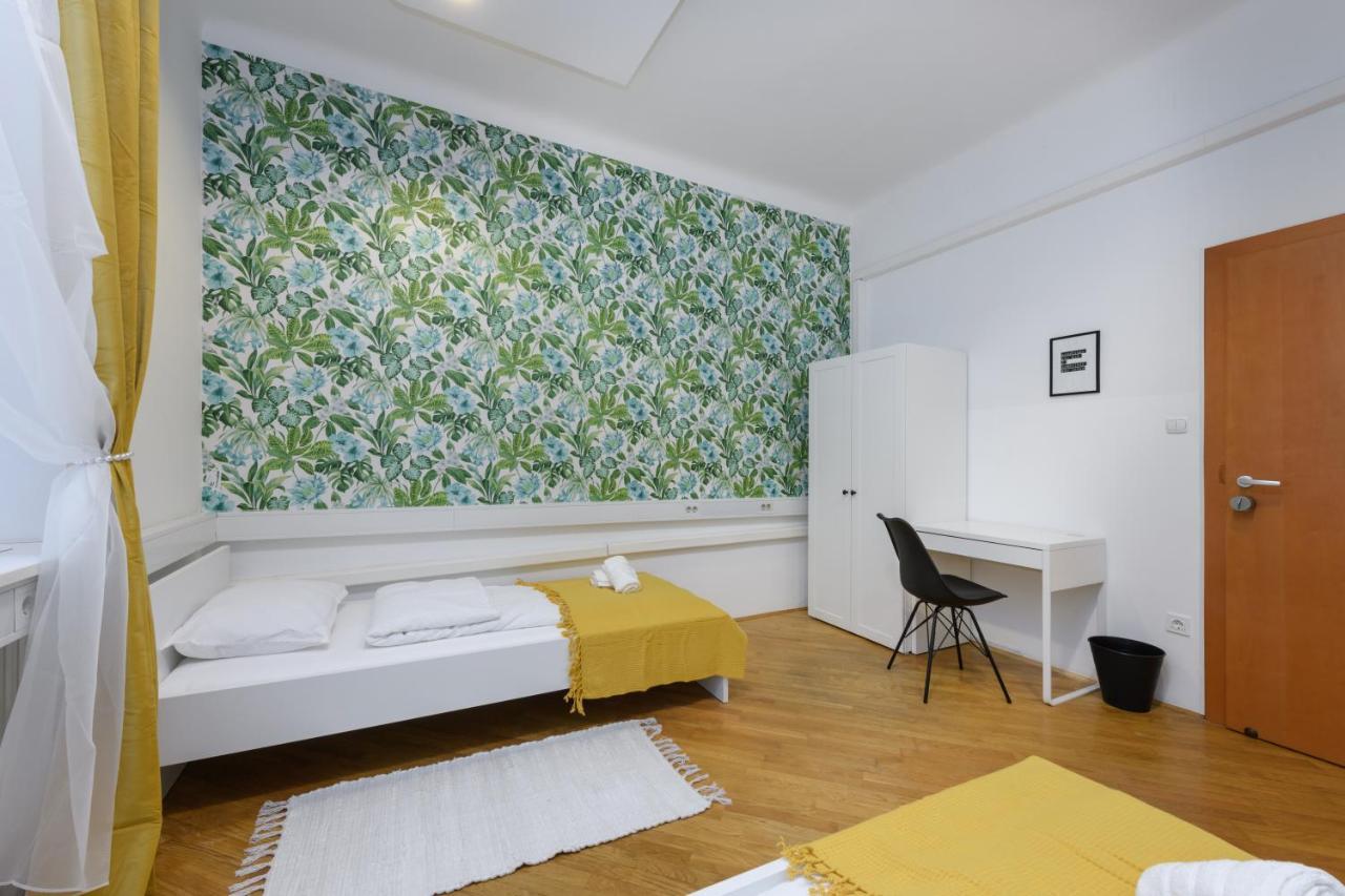 Royal Rooms*** Ljubljana Bagian luar foto