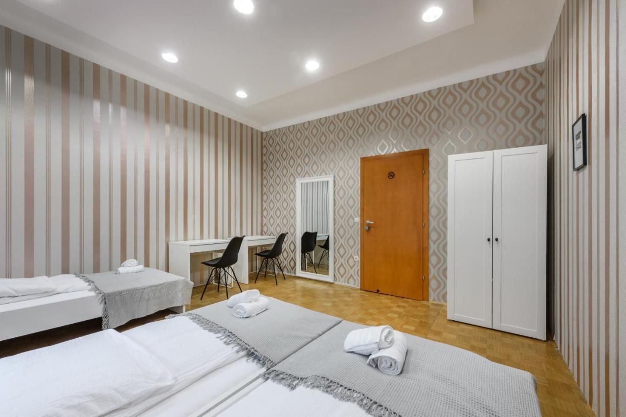 Royal Rooms*** Ljubljana Bagian luar foto